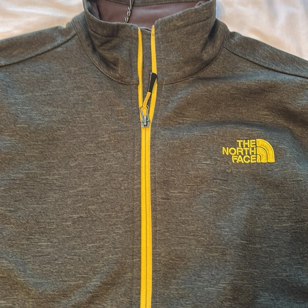 The North Face Men’s Full Zip Jacket front and back emblem or Women’s too!!!
